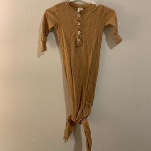 Kate Quinn knotted gown 0-3 months